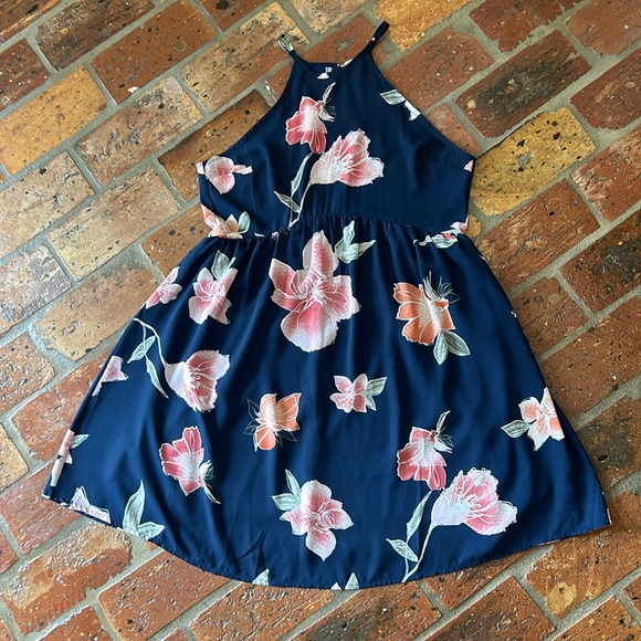 Sadie and Sage split back Halter dress sz S - Picture 6 of 14